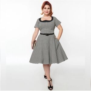 Unique Vintage Black and White Houndstooth Collared Swing Dress, Plus Size 18/2X
